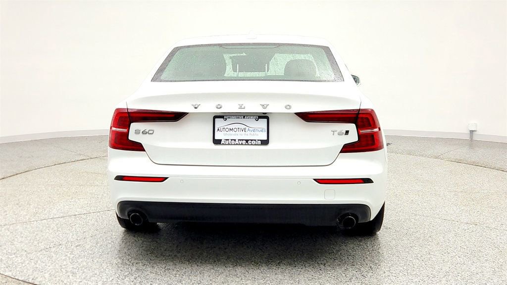 Used 2021 Volvo S60 T6 Momentum w/ Advanced Package image 6