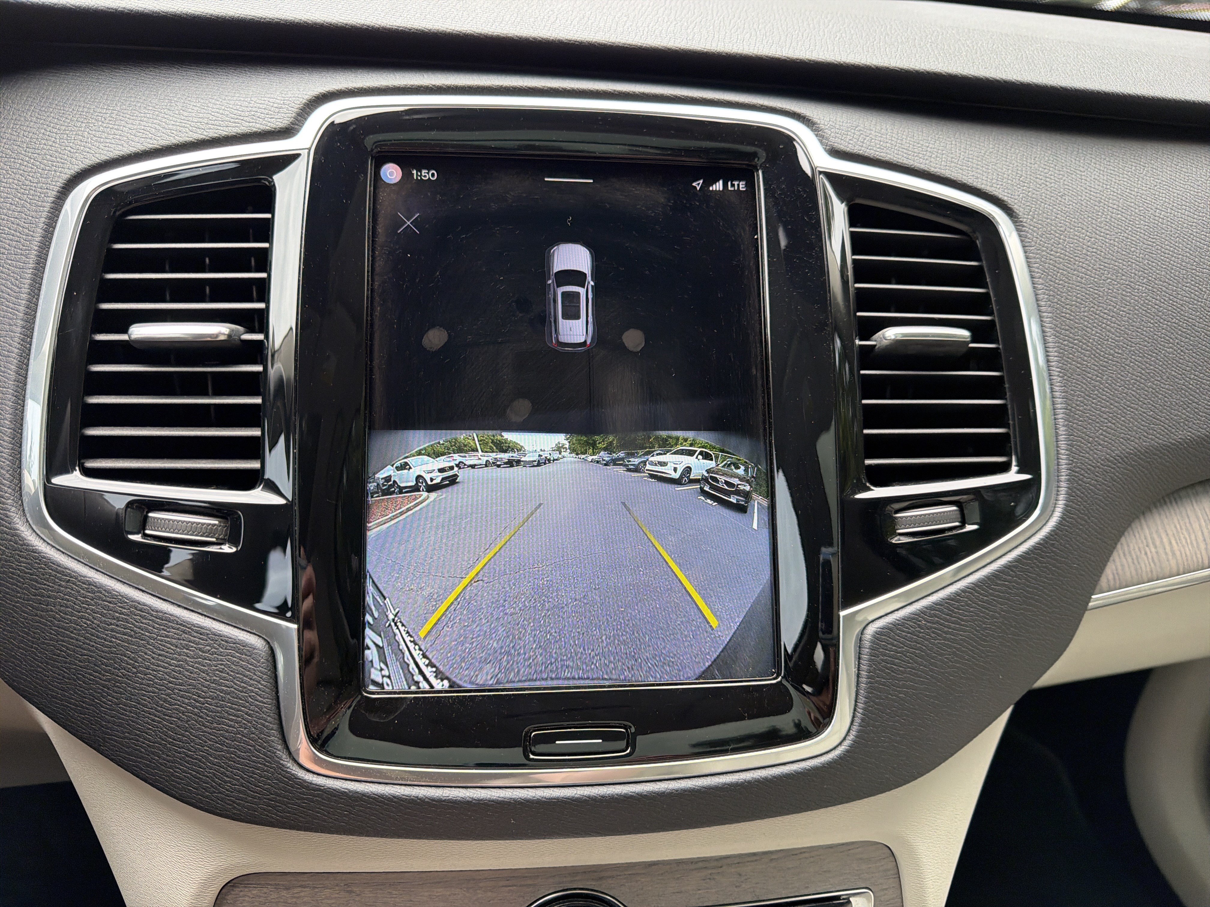 Certified 2023 Volvo XC90 B5 Plus AWD/4WD image 25