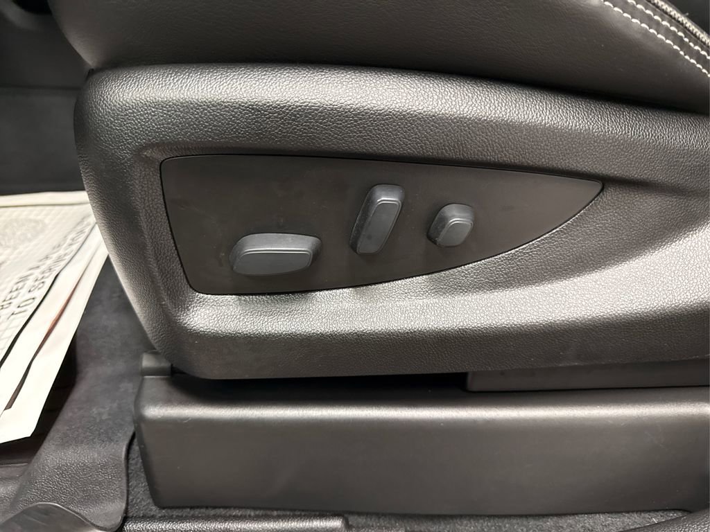 Used 2019 GMC Yukon Denali w/ Denali Ultimate Package image 42