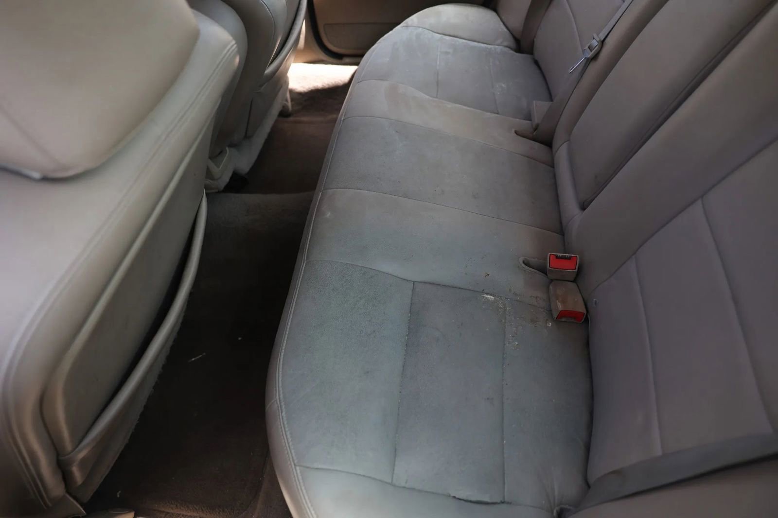 Used 2004 Ford Crown Victoria LX RWD image 15