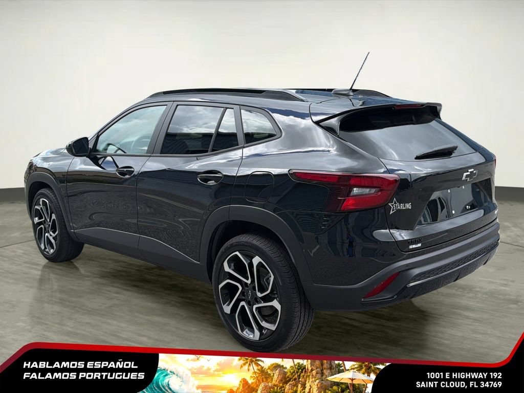 Used 2025 Chevrolet Trax RS w/ Sunroof Package FWD image 4