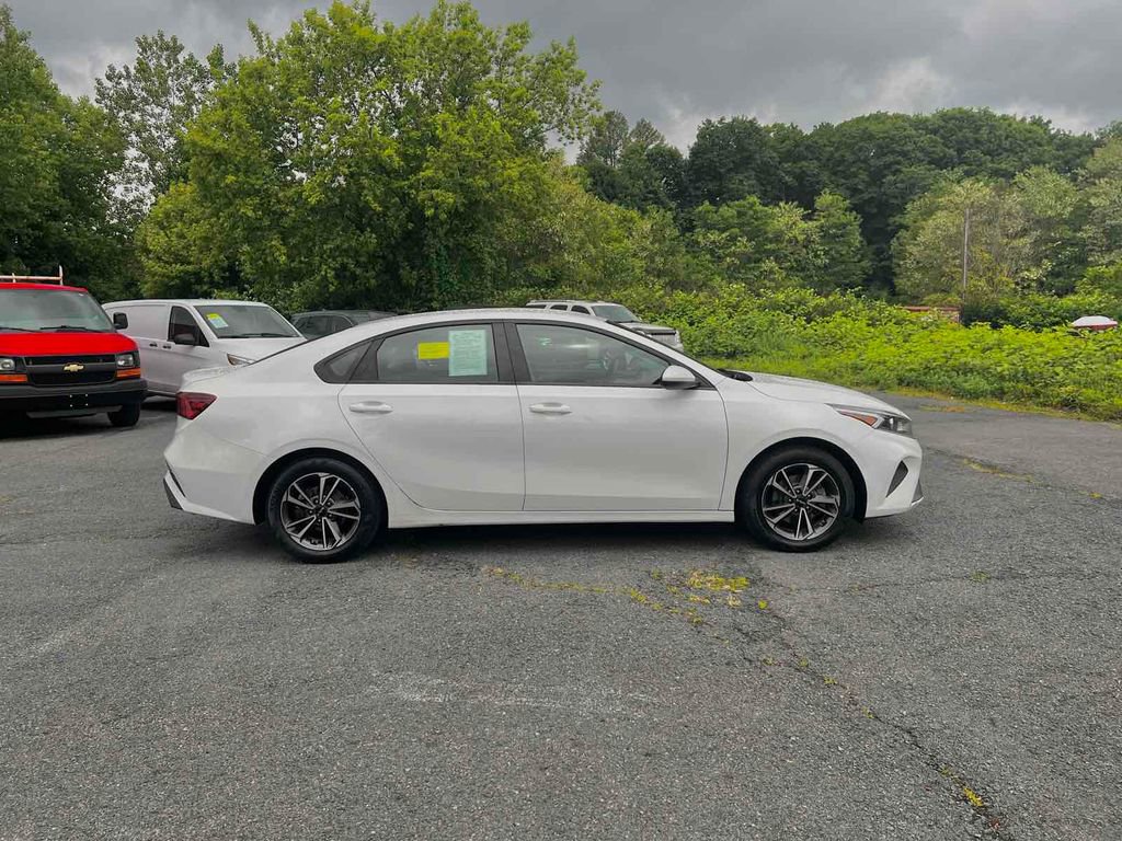 Used 2023 Kia Forte LXS image 8