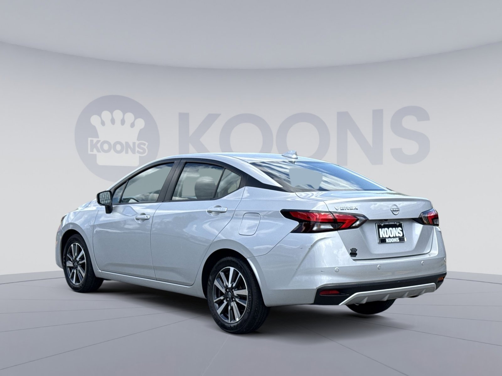 Used 2025 Nissan Versa SV FWD image 8