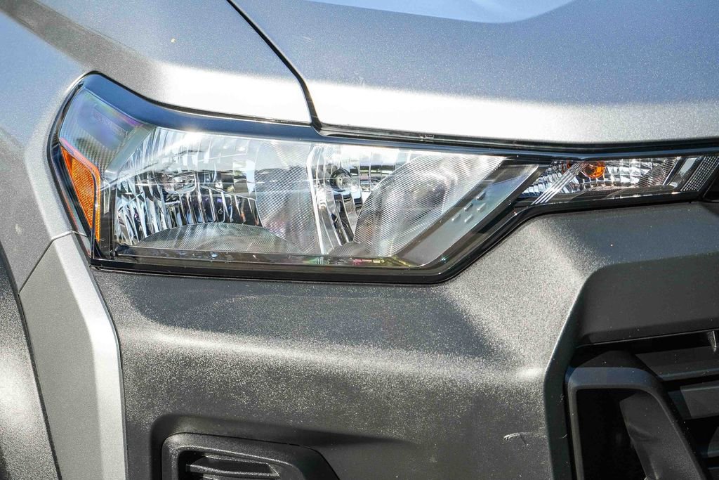 Used 2024 Chevrolet Colorado Trail Boss w/ Advanced Trailering Package AWD/4WD image 9