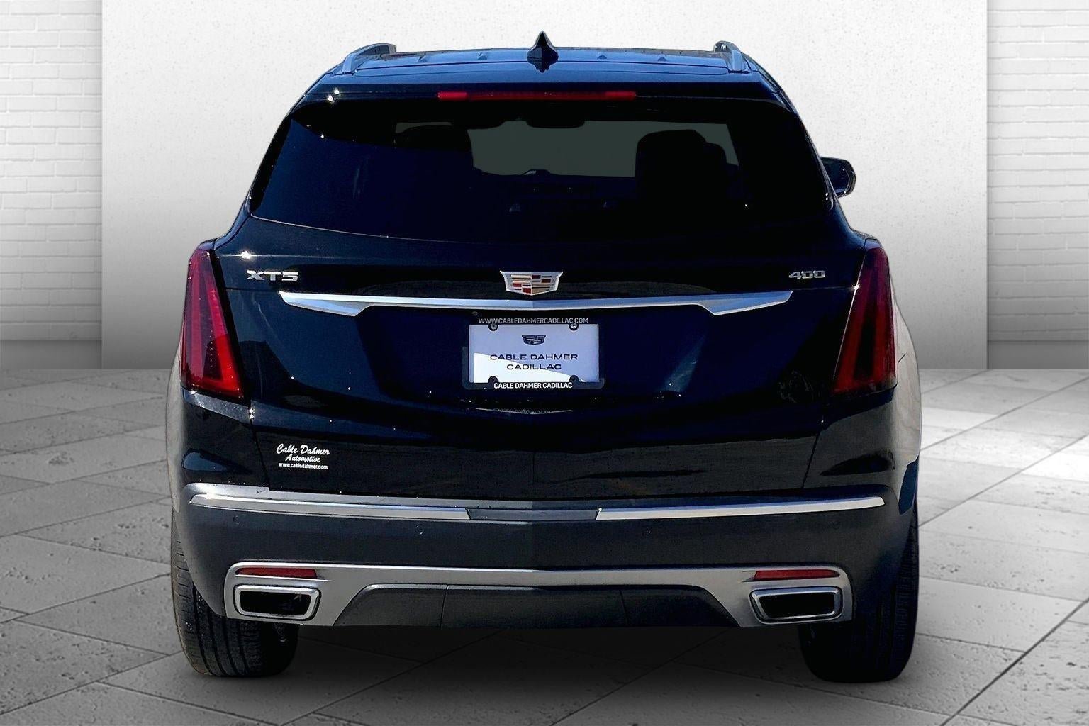 Used 2025 Cadillac XT5 Premium Luxury image 3