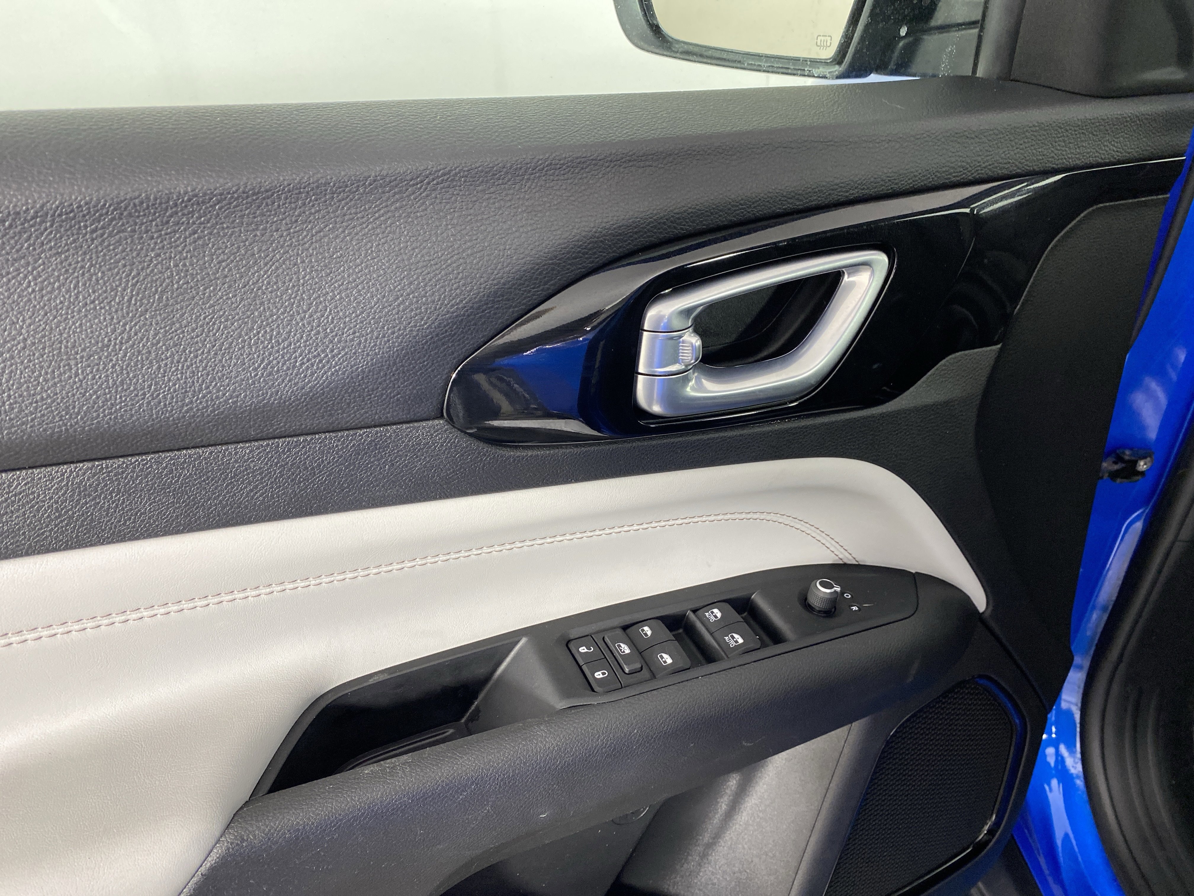 Used 2022 Jeep Compass Limited image 15