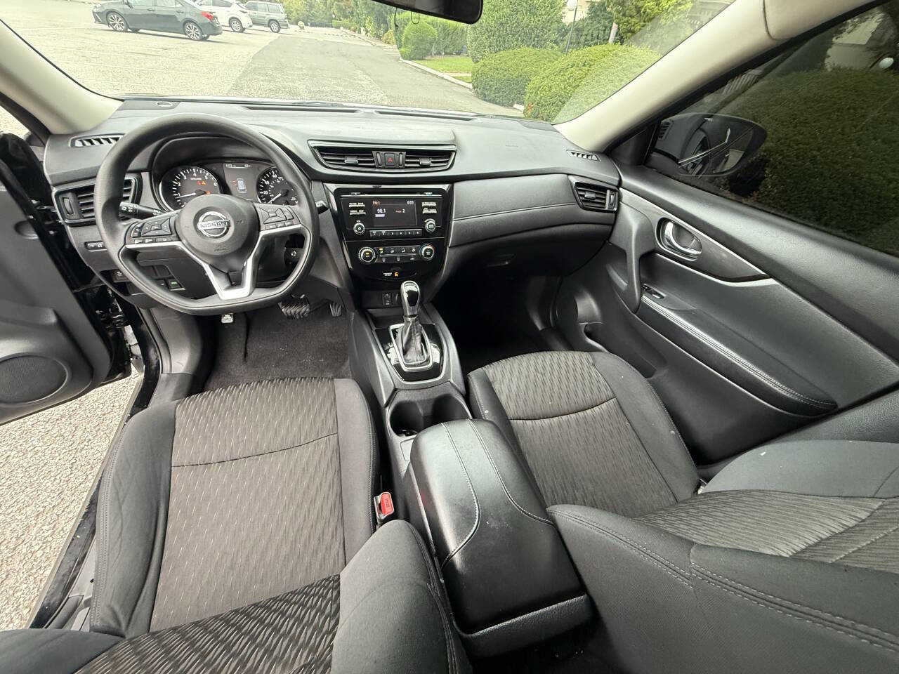 Used 2017 Nissan Rogue S image 13