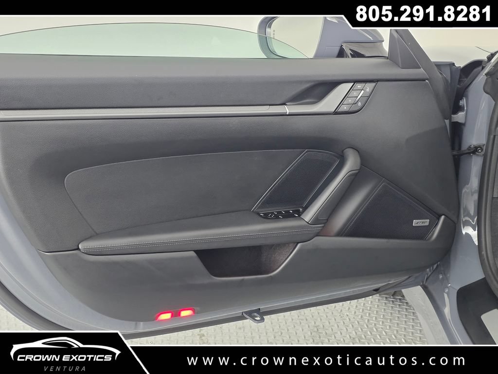 Used 2025 Porsche 911 Carrera w/ Premium Package RWD image 34