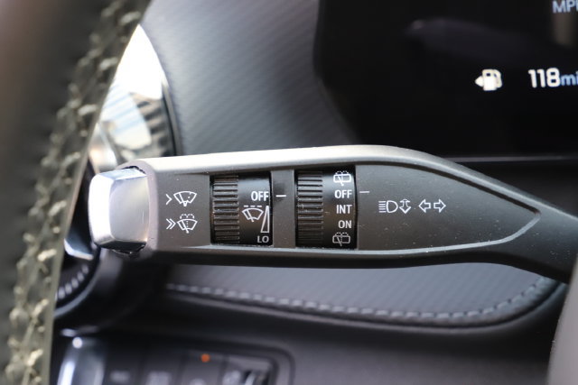 Used 2026 Chevrolet Equinox LT AWD/4WD image 32