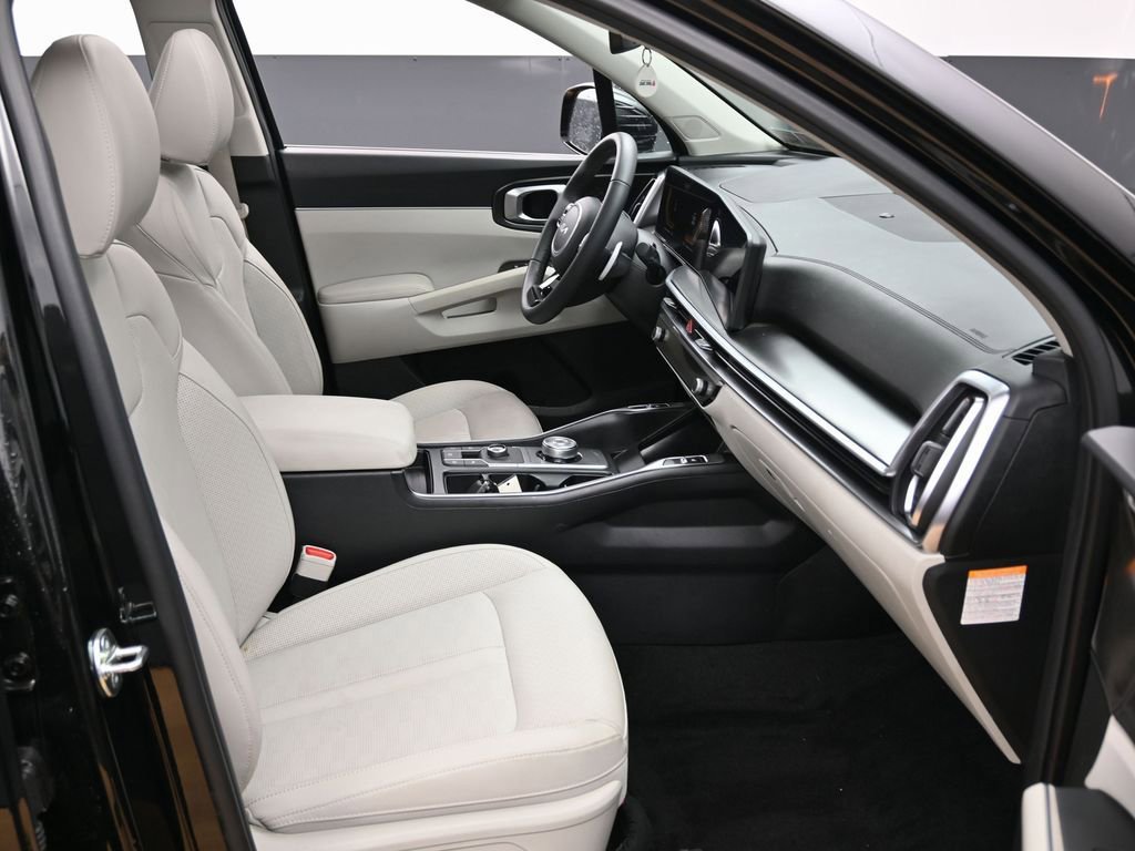 Used 2025 Kia Sorento EX w/ EX Panoramic Sunroof Package image 38