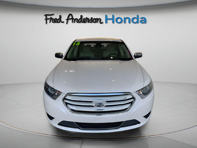 Used 2016 Ford Taurus Limited w/ Equipment Group 301A AWD/4WD image 2
