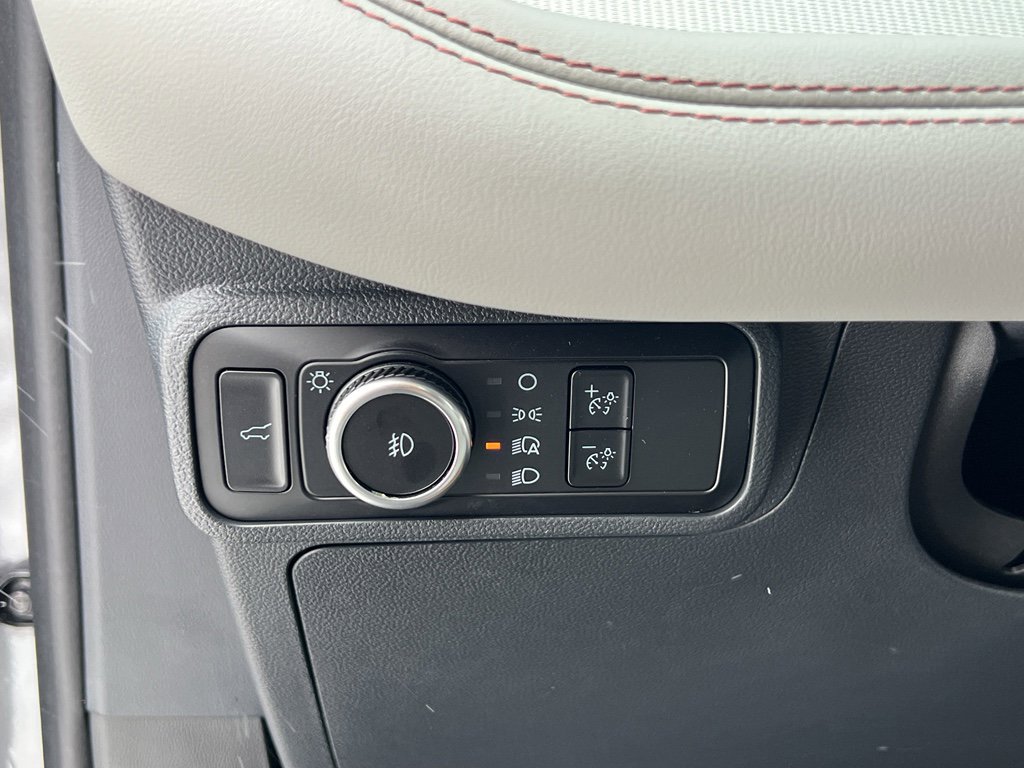 Certified 2025 Ford Explorer Active w/ Active Comfort Package image 15