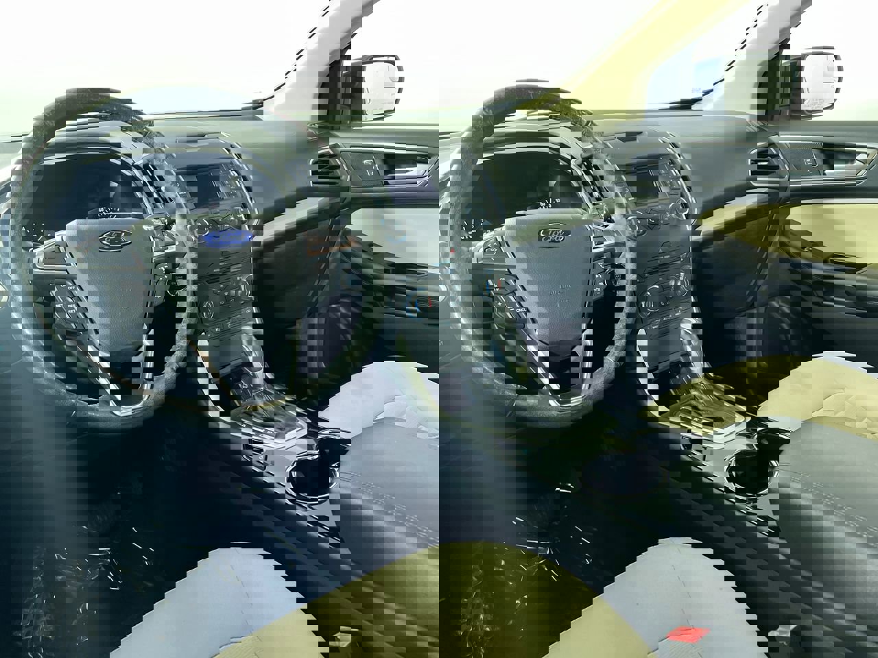 Used 2015 Ford Edge SEL image 31