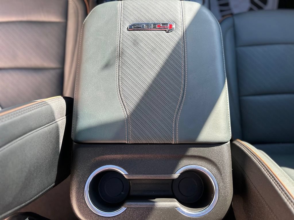 Used 2026 GMC Yukon XL AT4 AWD/4WD image 23