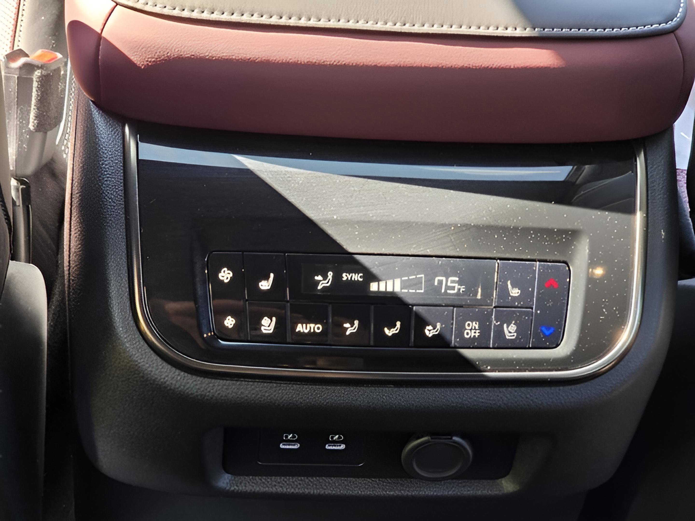 New 2026 INFINITI QX80 Autograph w/ Premium Cargo Package AWD/4WD image 17