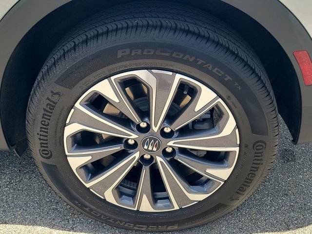 Used 2025 Buick Envision Preferred AWD/4WD image 9