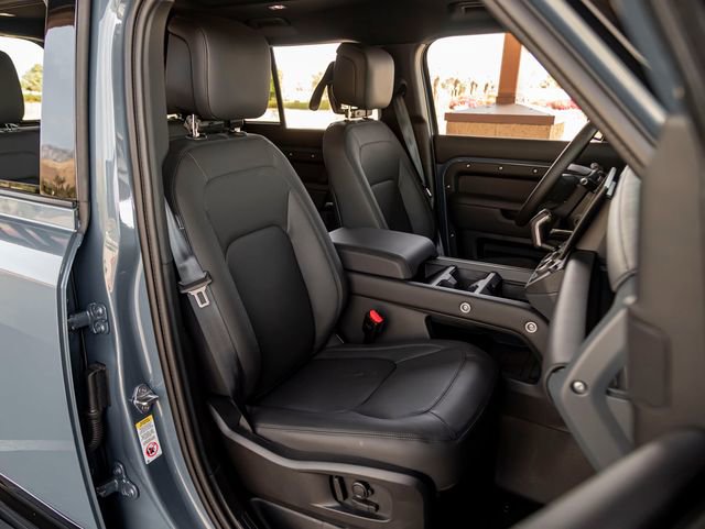 New 2026 Land Rover Defender 110 X-Dynamic SE image 28