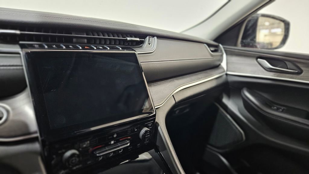 Used 2021 Jeep Grand Cherokee L Limited image 35