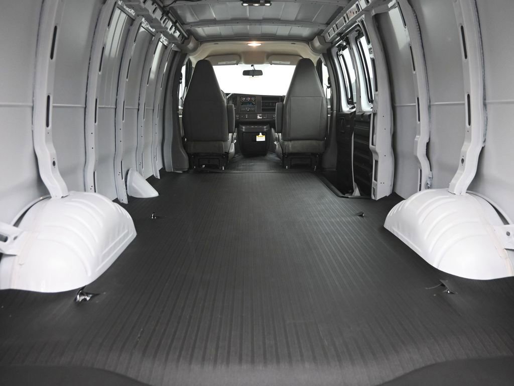 New 2026 Chevrolet Express 2500 Extended w/ Driver Convenience Package image 11