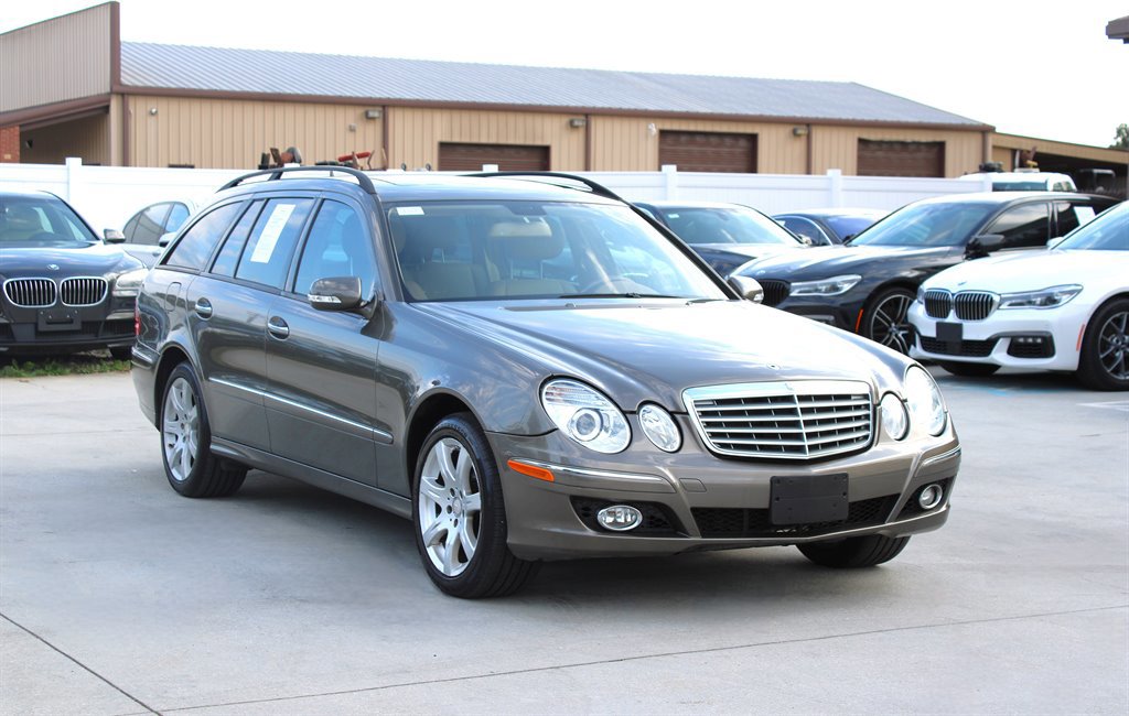 Used 2008 Mercedes-Benz E 350 4MATIC Wagon image 9