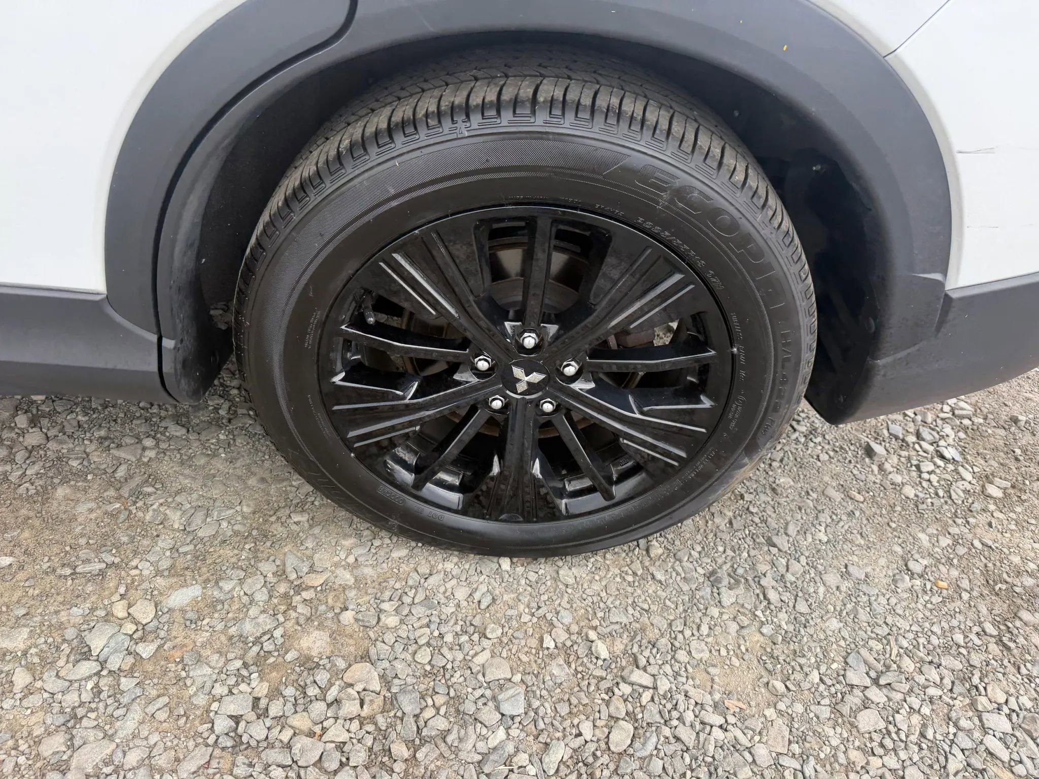 Used 2022 Mitsubishi Eclipse Cross LE FWD image 9