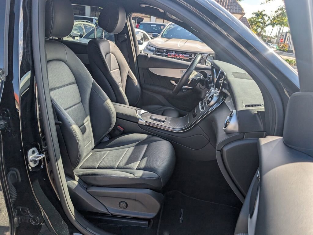 Used 2022 Mercedes-Benz GLC 300 image 19