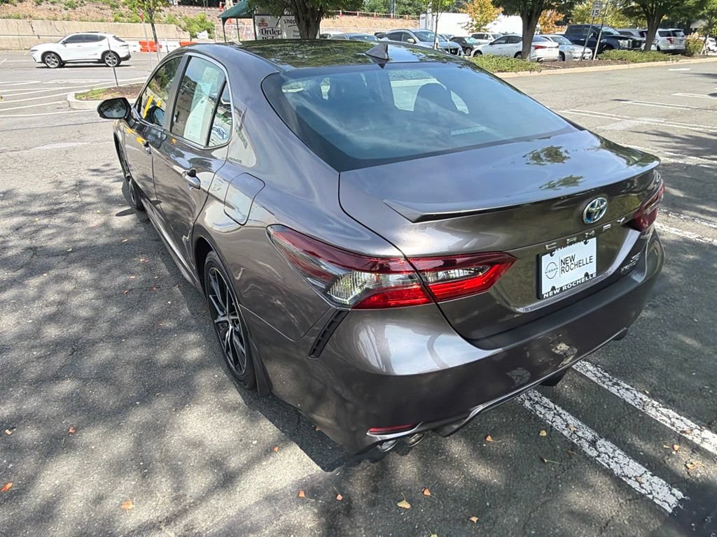 Used 2024 Toyota Camry SE FWD image 8
