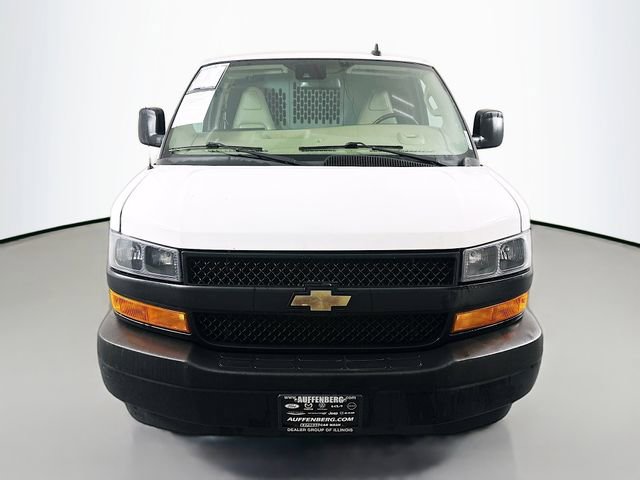 Used 2021 Chevrolet Express 3500 w/ Driver Convenience Package image 2