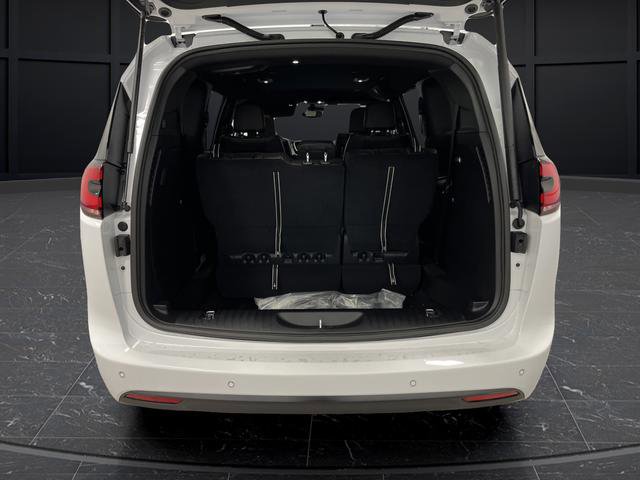 New 2026 Chrysler Pacifica Select image 15