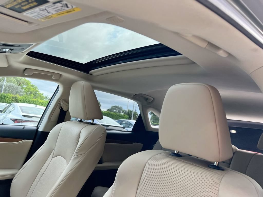 Certified 2022 Lexus RX 350 FWD w/ Premium Package image 19