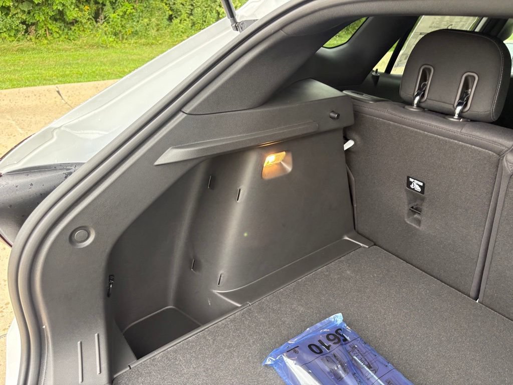 New 2026 Chevrolet Trax RS w/ Sunroof Package FWD image 43