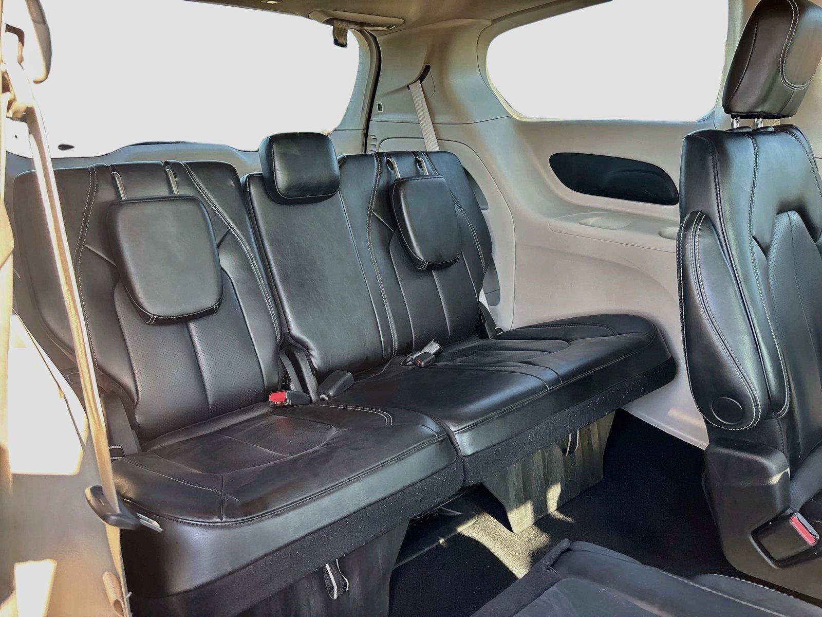 Used 2023 Chrysler Pacifica Touring-L FWD image 26
