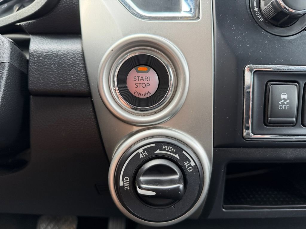 Used 2019 Nissan Titan SV AWD/4WD image 10