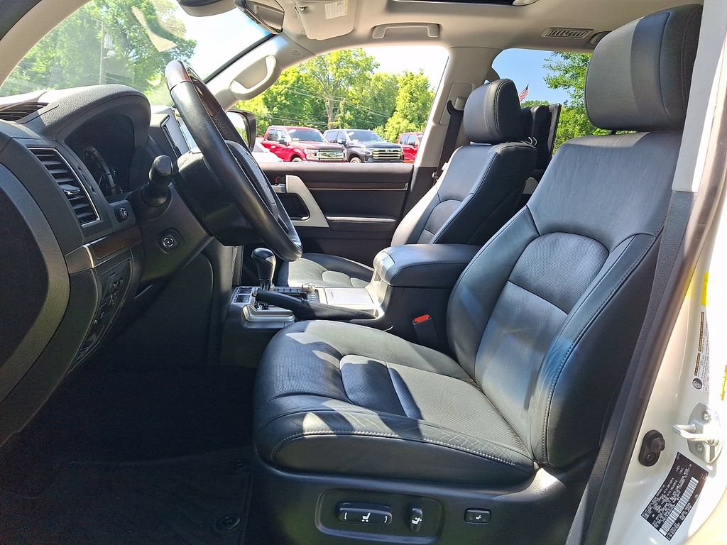 Used 2016 Toyota Land Cruiser w/ Four Season Floor Mat Package AWD/4WD image 12
