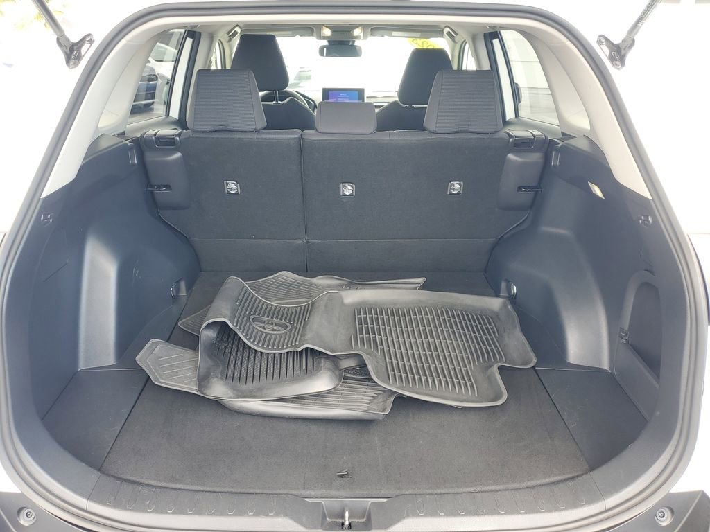 Used 2023 Toyota RAV4 LE image 8