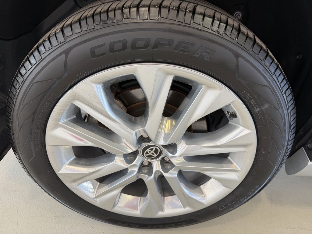 Used 2022 Toyota Highlander Limited image 38