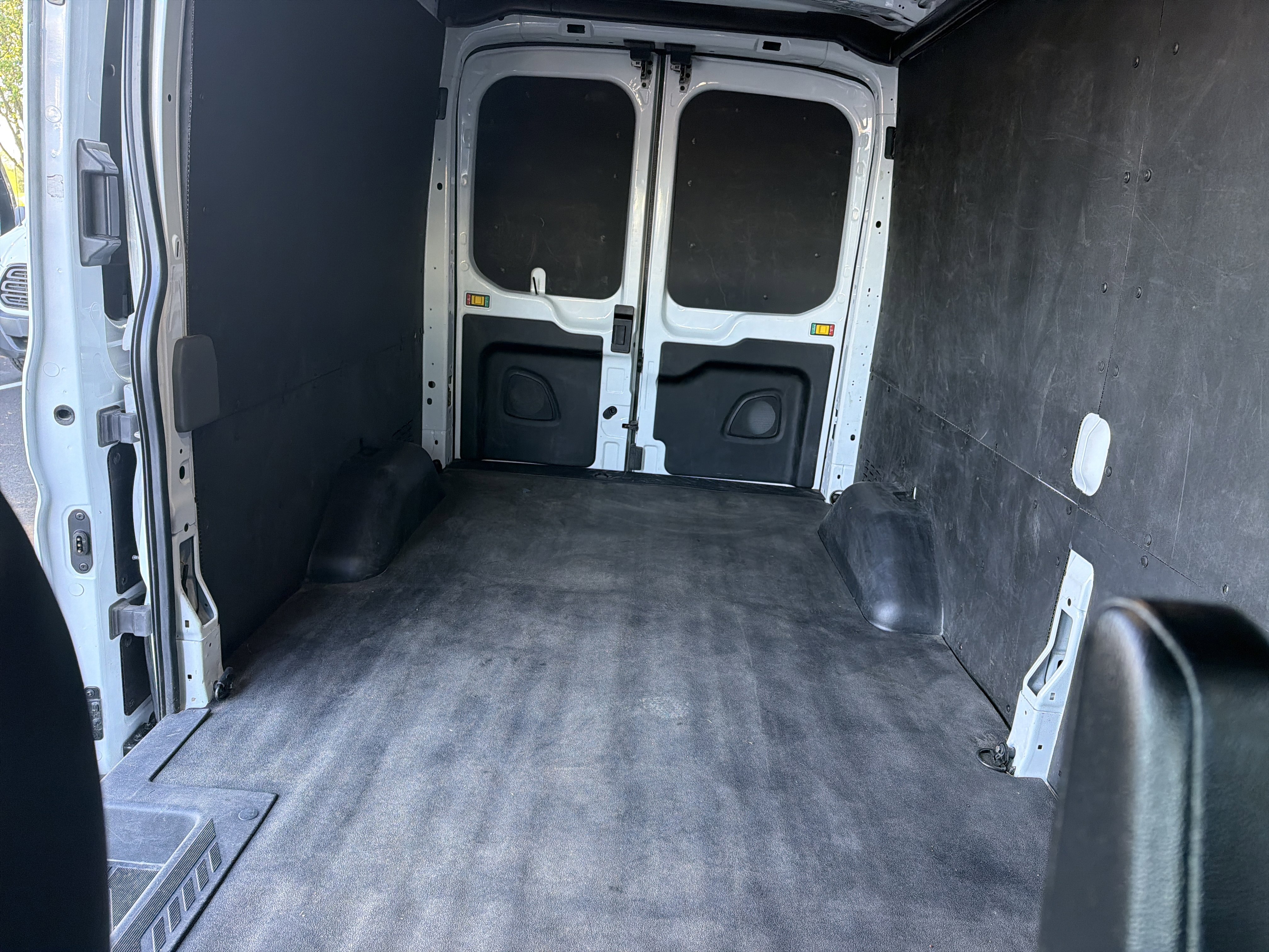 Used 2023 Ford Transit 250 Medium Roof w/ Load Area Protection Package image 29