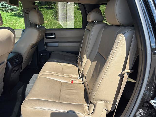 Used 2016 Toyota Sequoia Limited w/ Safety & Convenience Package AWD/4WD image 16