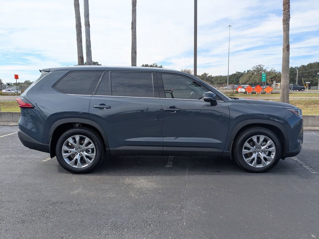 Used 2025 Toyota Grand Highlander FWD image 3