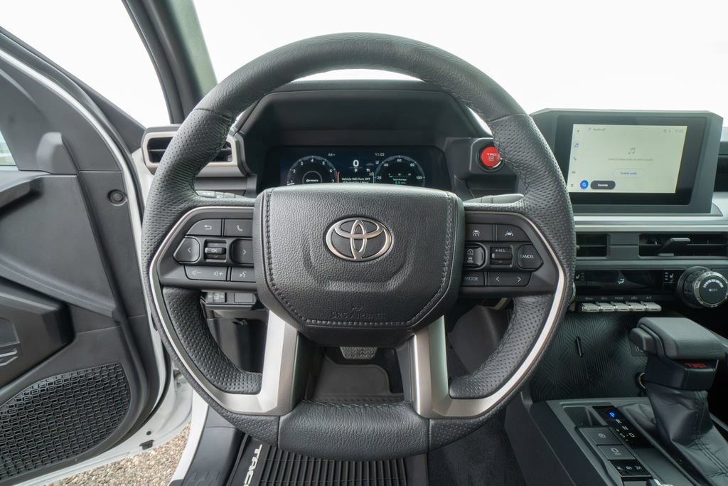 Used 2025 Toyota Tacoma TRD Off-Road AWD/4WD image 15