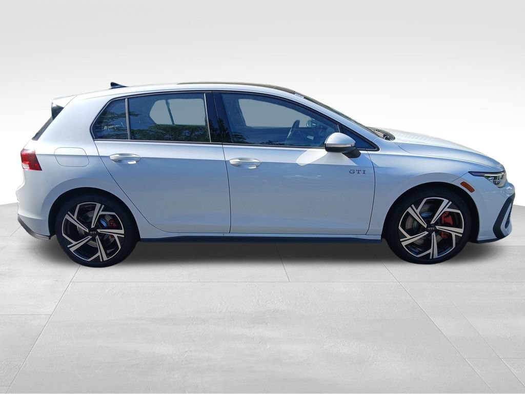 New 2026 Volkswagen GTI SE FWD image 6