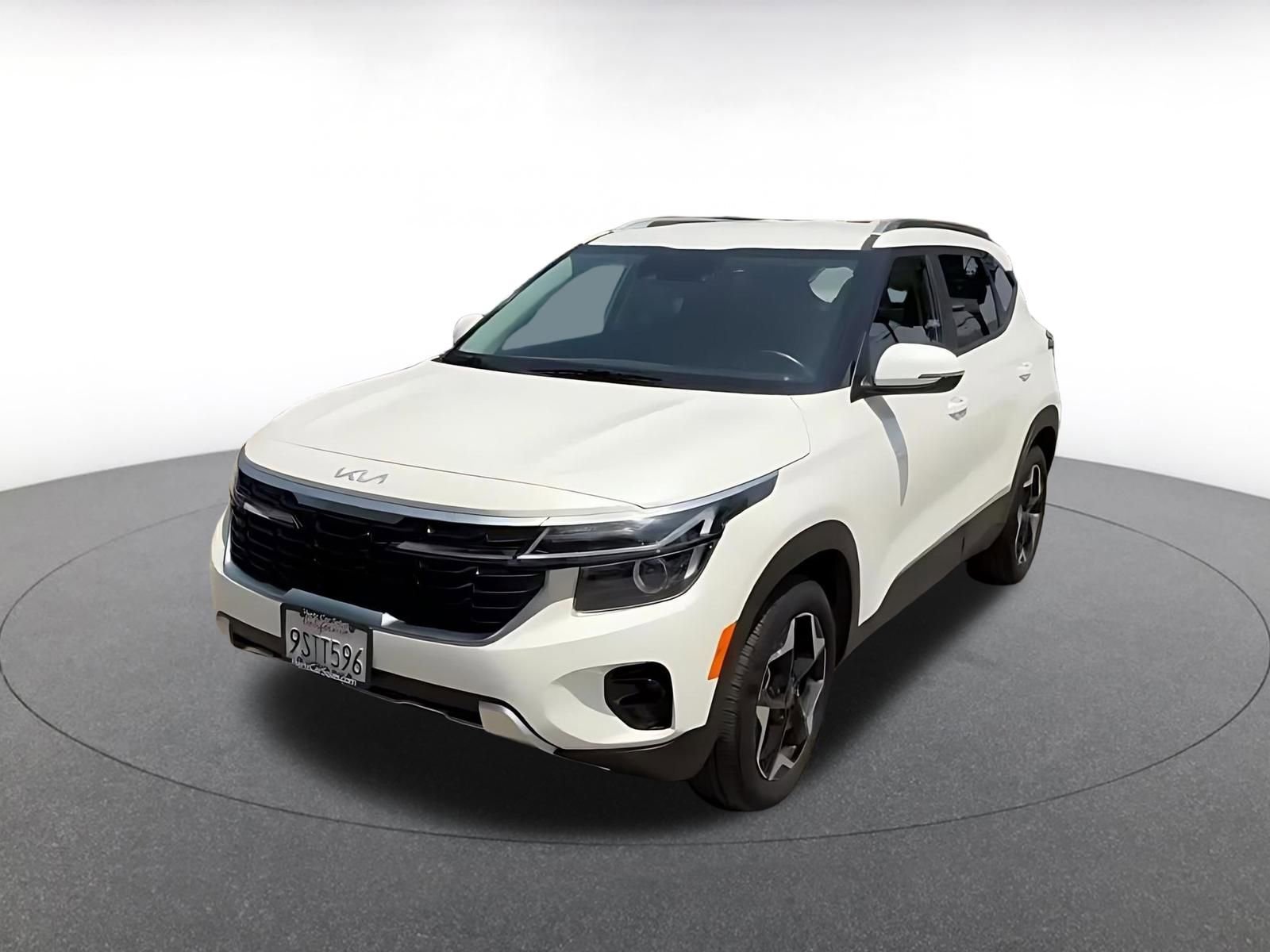 Used 2025 Kia Seltos S FWD image 7