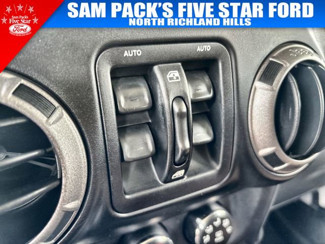 Used 2013 Jeep Wrangler Unlimited Sahara AWD/4WD image 22