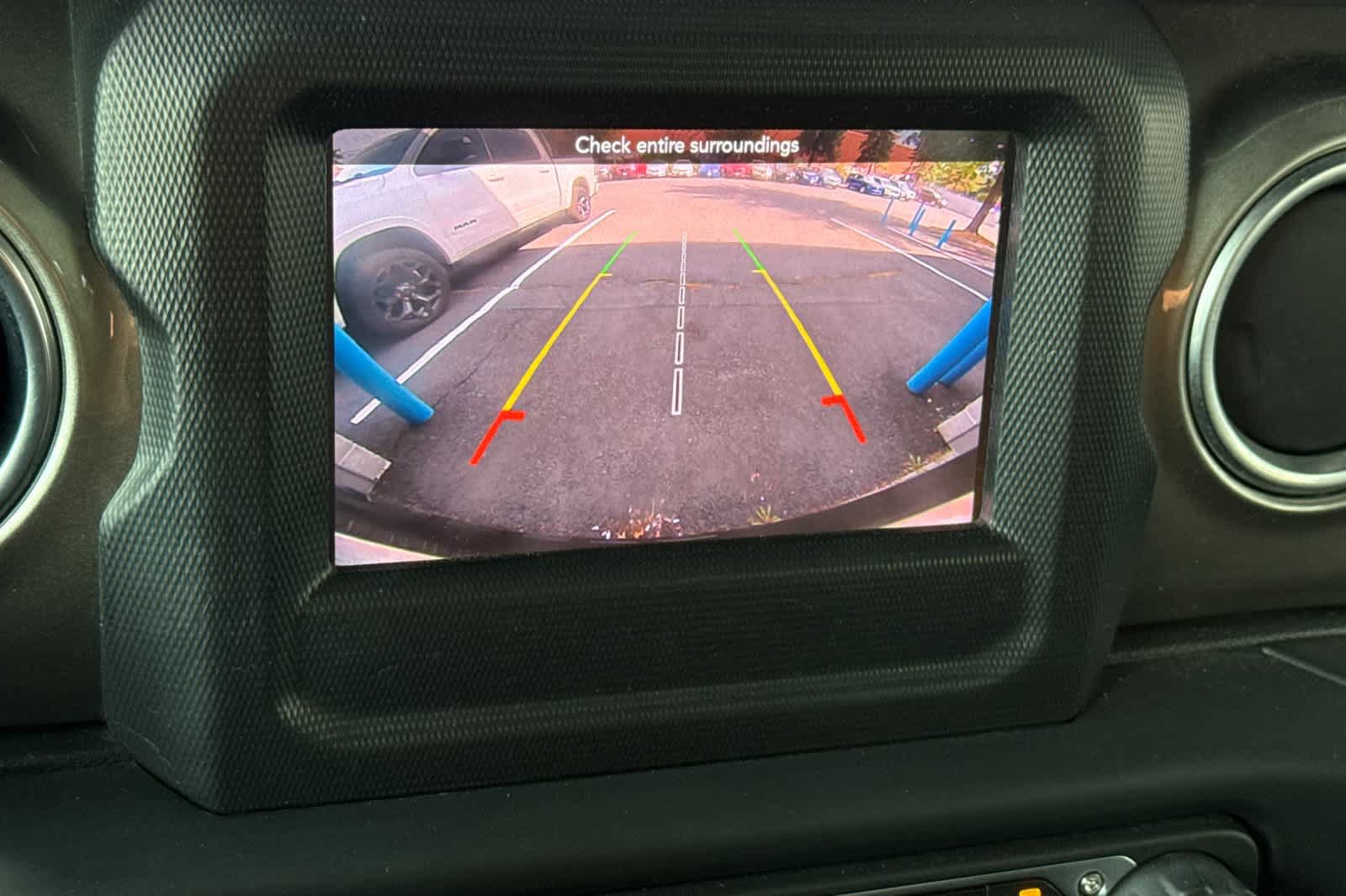 Used 2018 Jeep Wrangler Unlimited Sahara AWD/4WD image 22