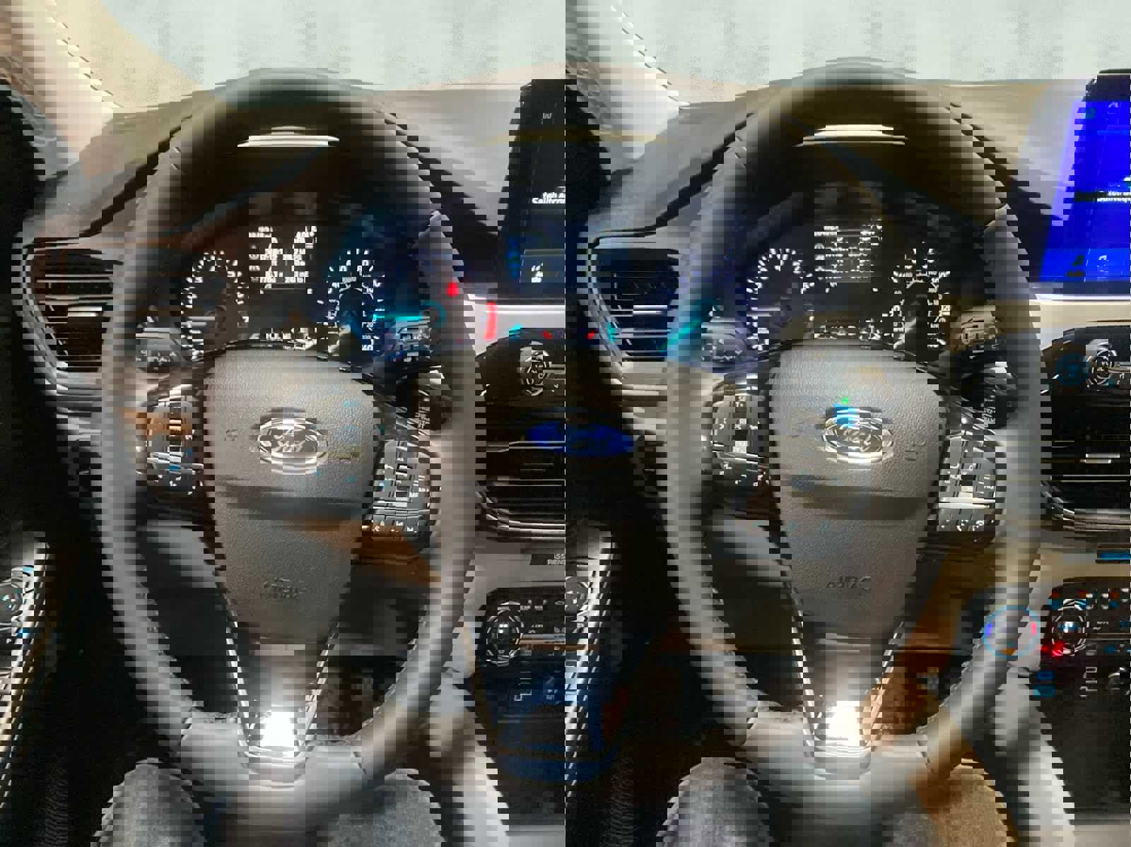 Used 2021 Ford Escape SE w/ SE Sport Appearance Package image 21