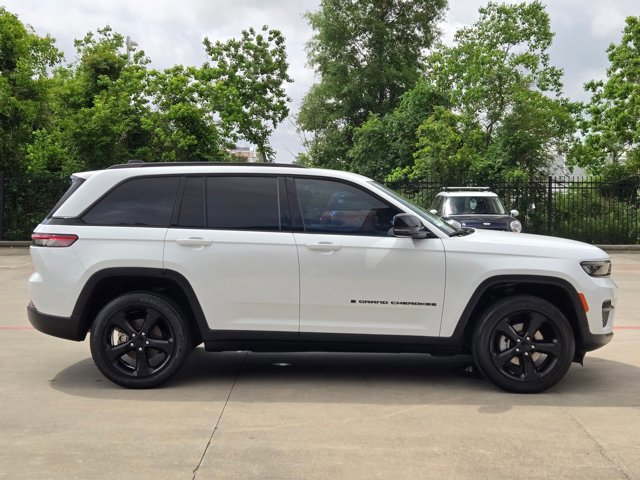 Used 2022 Jeep Grand Cherokee Altitude image 4
