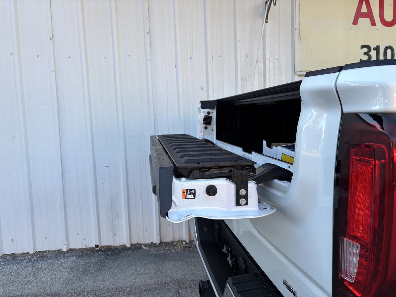 Used 2021 GMC Sierra 1500 SLT image 9