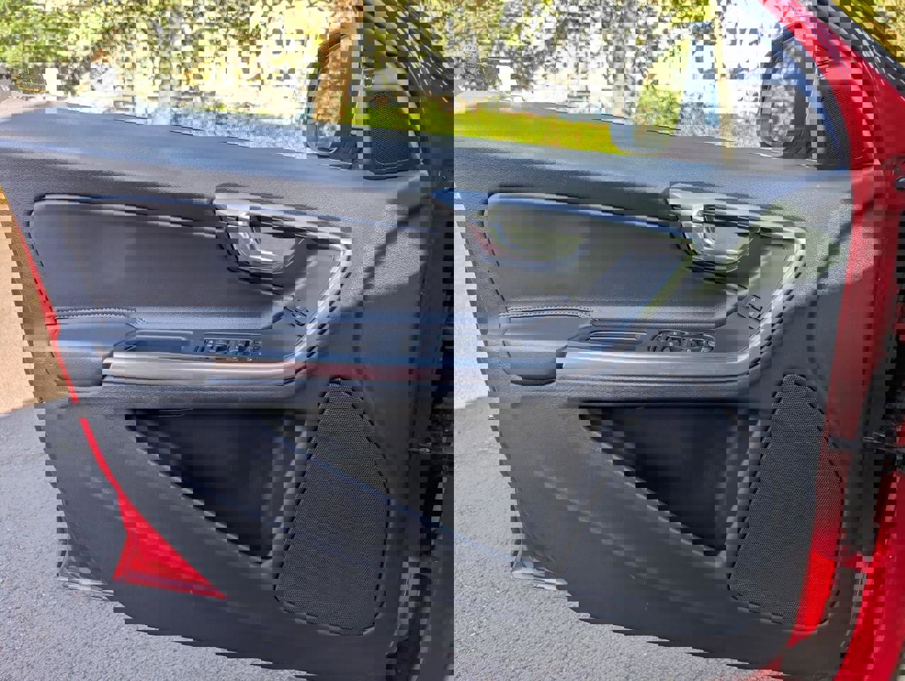 Used 2015 Volvo V60 T6 R-Design Platinum image 17