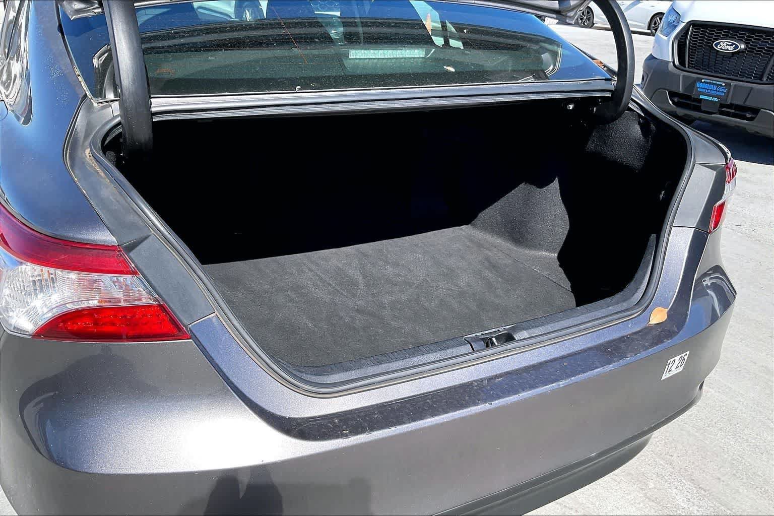 Used 2020 Toyota Camry LE FWD image 18