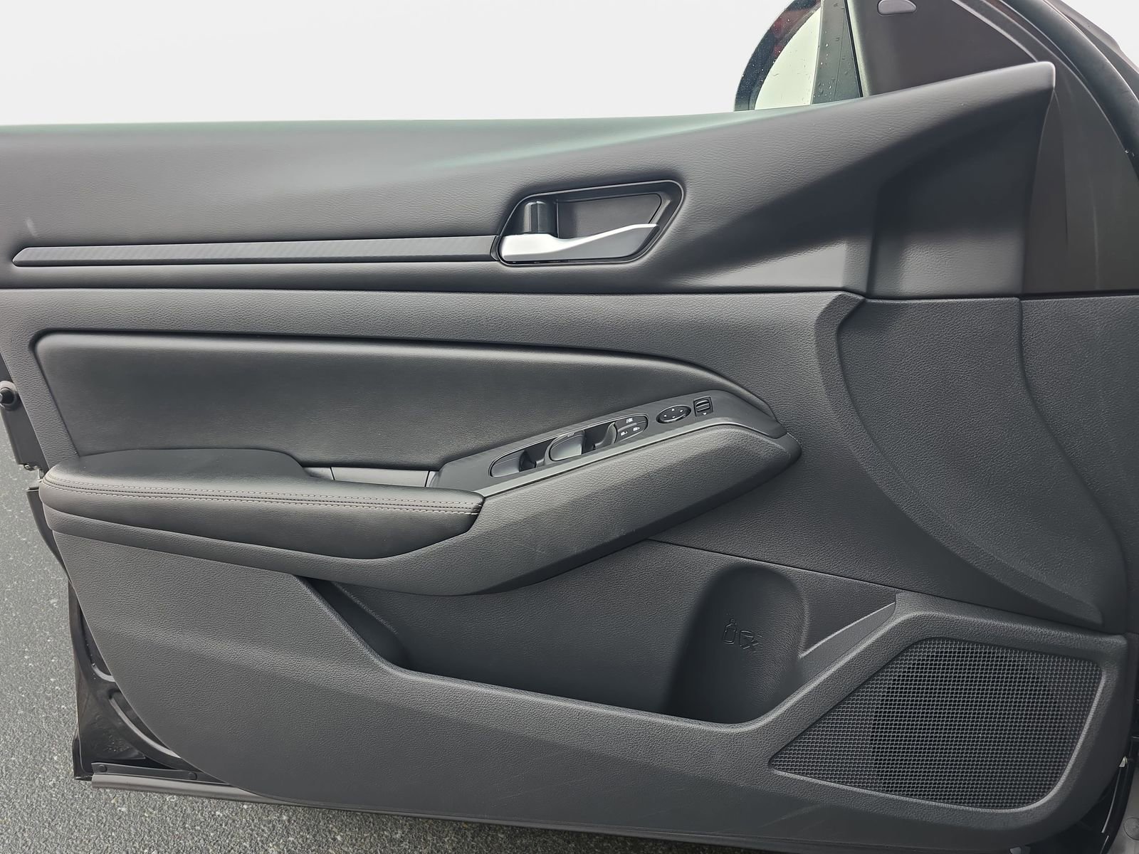 Used 2024 Nissan Altima 2.5 SV image 26